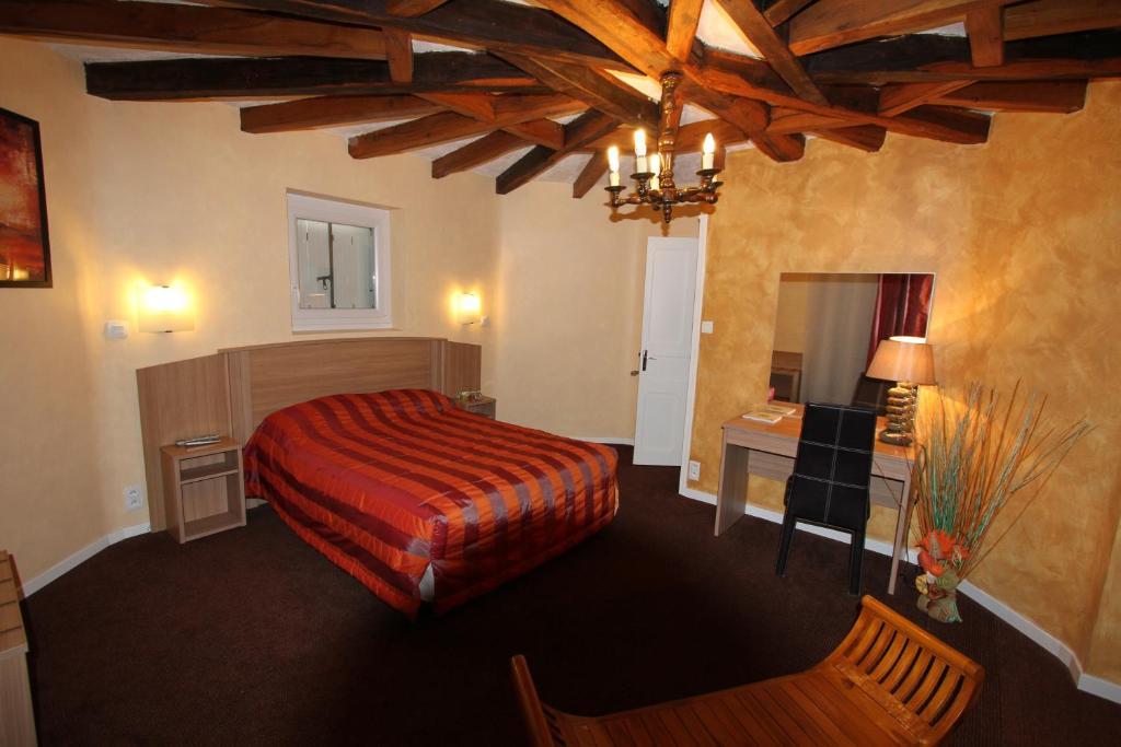 Logis Hotel Restaurant Le Grand Turc LʼOie Kamer foto